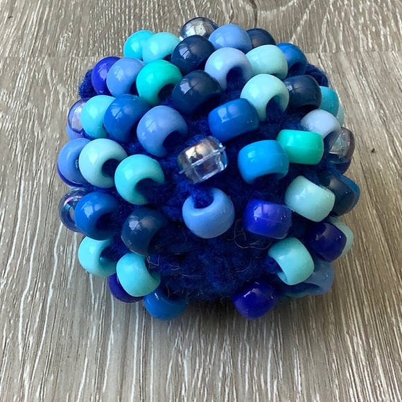 Dark Blue Beaded Crochet Fidget Hedgehog Toy - Picture 3 of 7